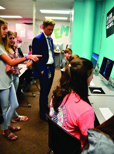 State superintendent Mackey tours city schools