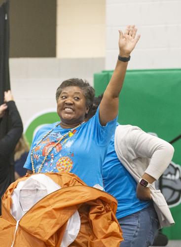 PHOTOS: Studnets react to the reveal of mystery readers