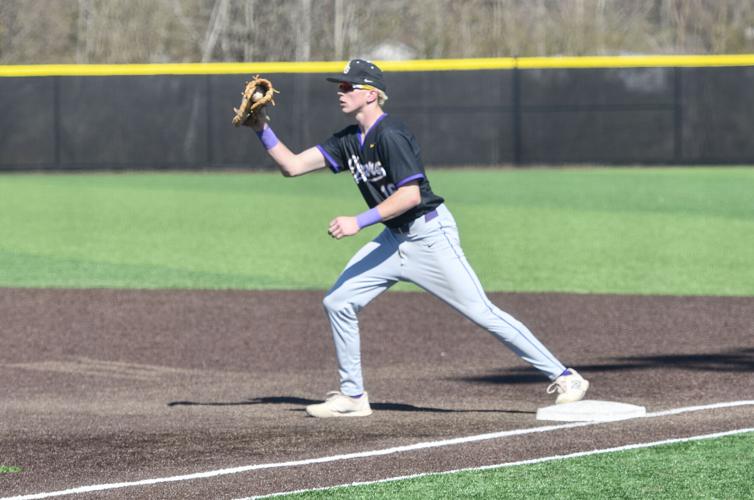 030426 tall-holt baseball 03.jpg