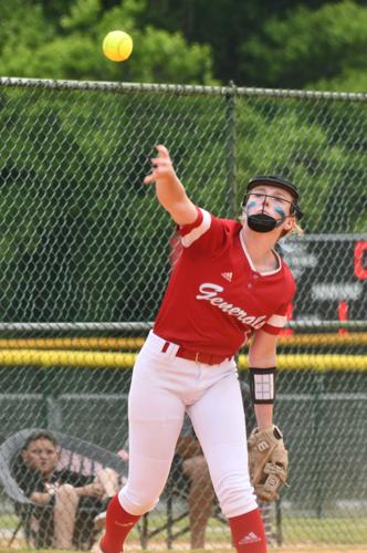 Horseshoe Bend alive after splitting games in first round of regionals