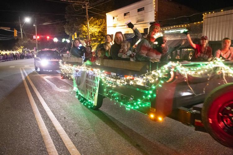 PHOTOS: Christmas on the Coosa