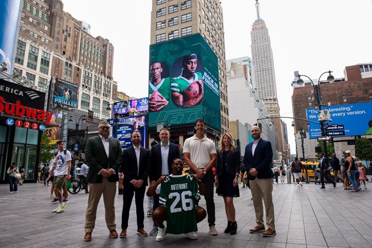 OUTFRONT and the New York Jets unveiled their exclusive, multi-year partnership during the "Back to Football" campaign event, featuring legendary Jets linebacker Bart Scott and introducing OUTFRONT as the exclusive IRL media partner for Jets advertisers.