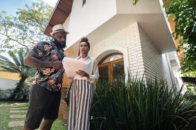 Weekly Mortgage Rates Dip; Fed Rate Hike Unlikely After Jobs Data