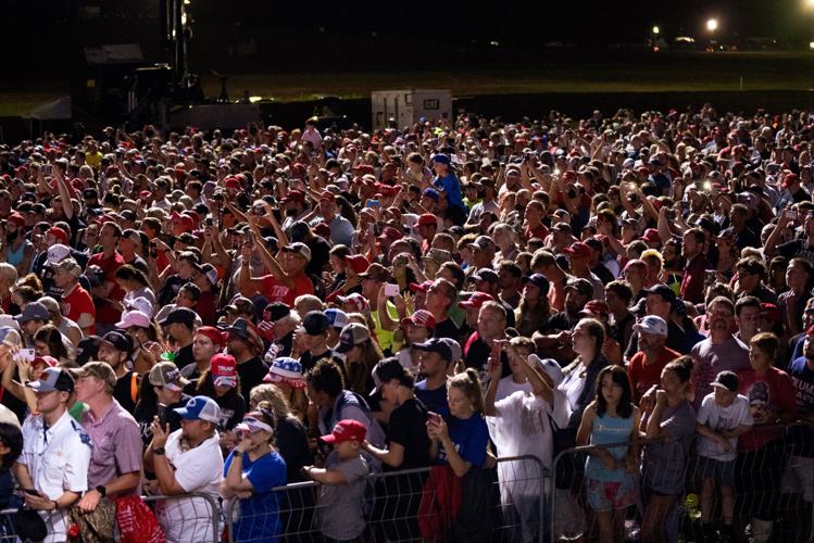 Photos:Trump hosts rally in Cullman