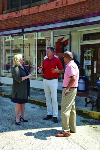 Oliver and Cavanaugh visit Tallassee to tour gas line replacement work site