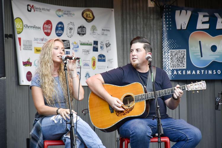 072926 Songwriters Martins Pizza 1.jpg