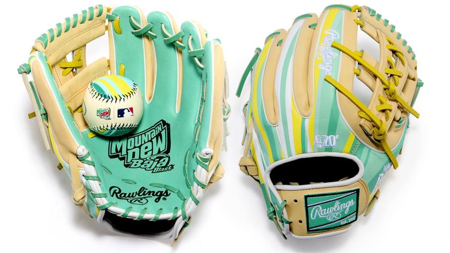 Mountain Dew® Baja Blast® y Rawlings®, el guante oficial de las Grandes Ligas de Béisbol, se unieron para ofrecer un guante de edición limitada.