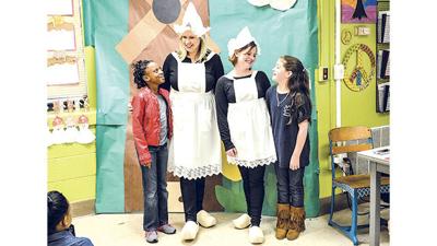 Stephens students learn traditions through ‘Christmas Around The World’