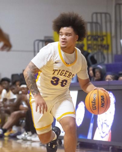 032526 boys basketball all stars jayshon skipper.jpg