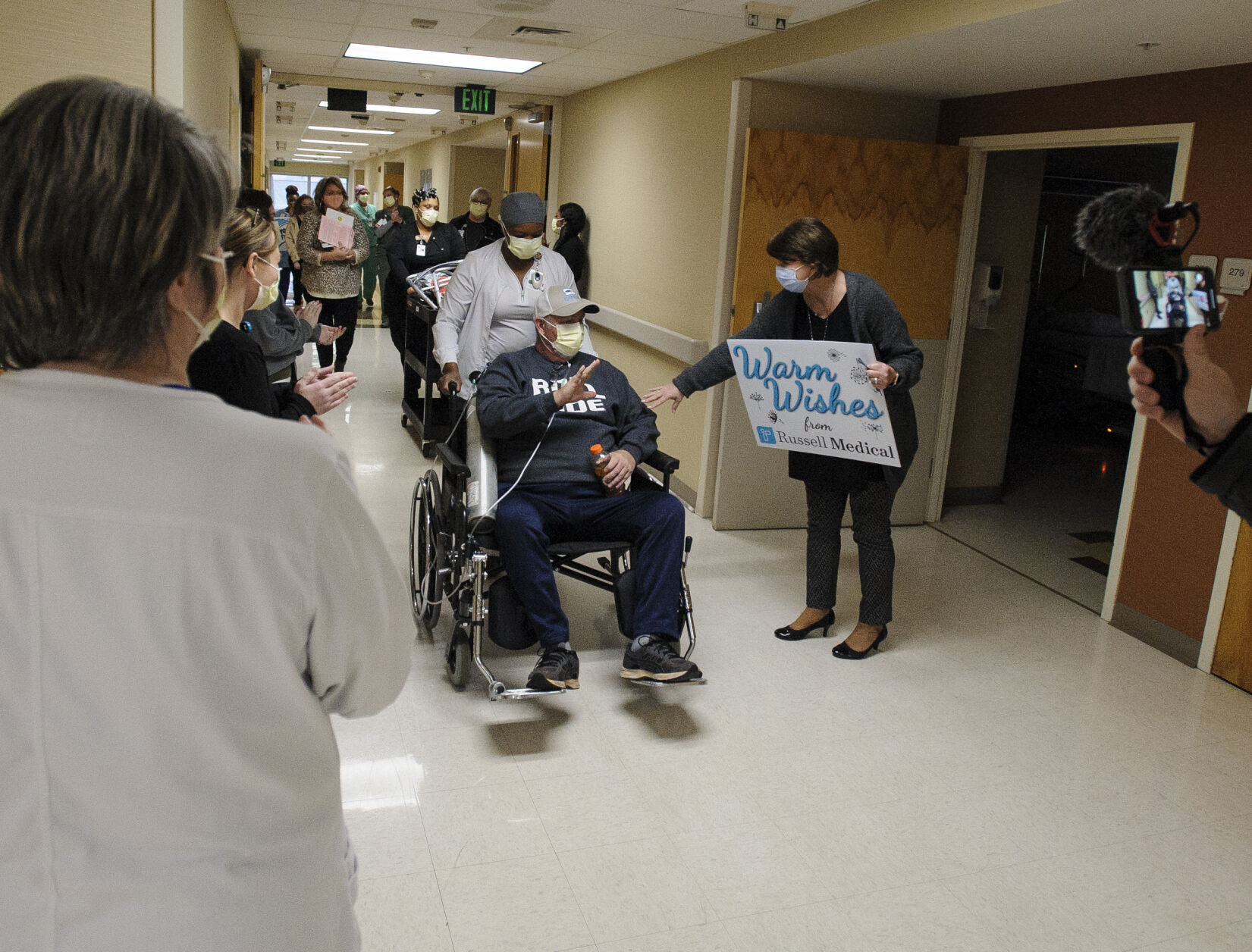 Russell Medical celebrates another COVID-19 recovery