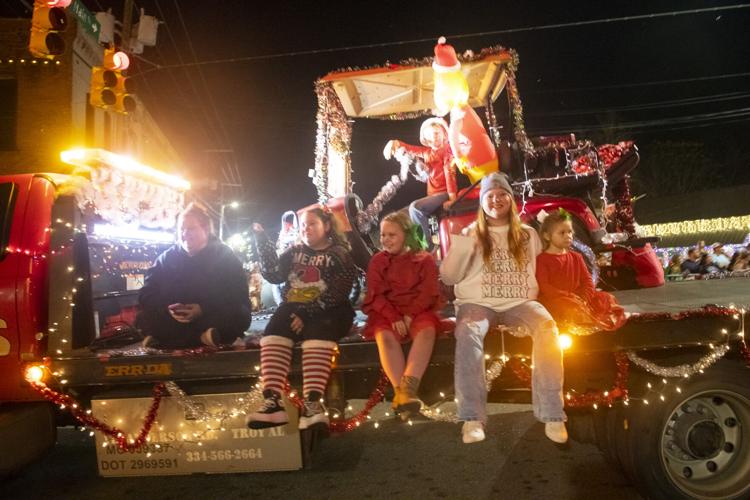 PHOTOS: Christmas on the Coosa