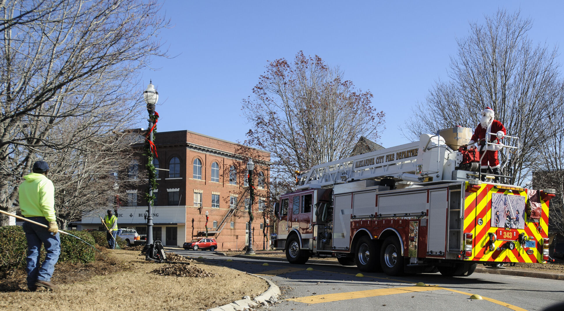 PHOTOS: Santa visits Alexander City