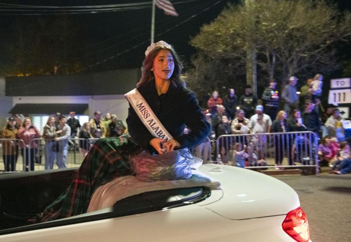 PHOTOS: Christmas on the Coosa