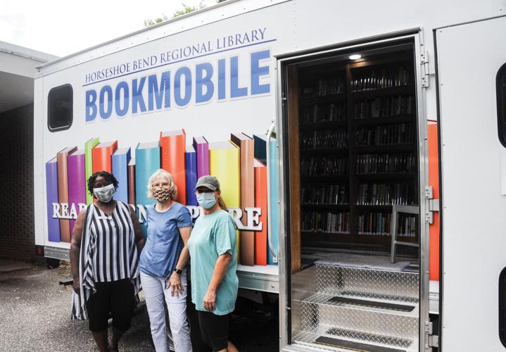 Horseshoe Bend Library rolls out new Bookmobile vehicle
