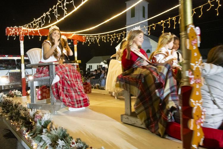 PHOTOS: Christmas on the Coosa