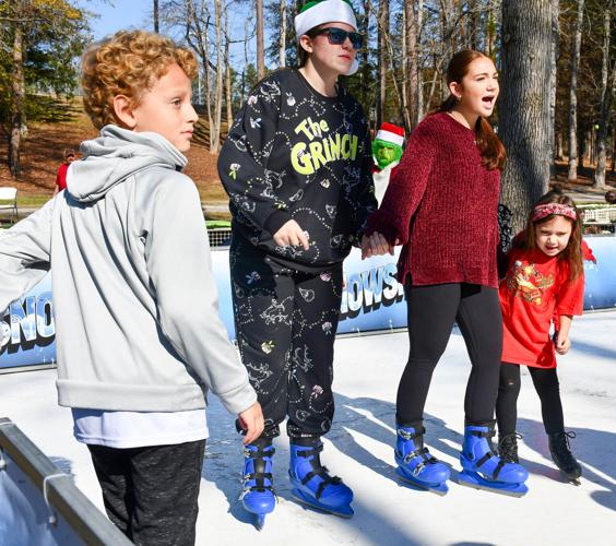 121725 christmas in the park12.jpg