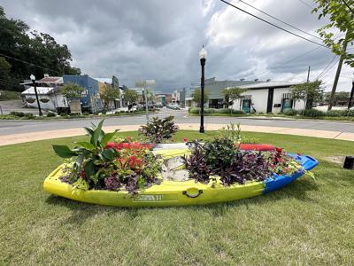 COLOR ALWAYS HELPS Landscaping helps attract visitors downtown