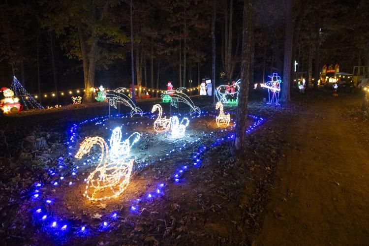 PHOTOS: Christmas Lights at Big Bear Lodge