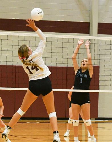 PHOTOS: Horseshoe Bend volleyball visits Elmore County