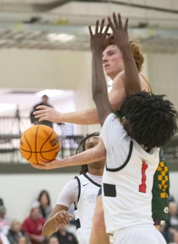 PHOTOS: Edgewood boys take on Springwood in the Elite 8