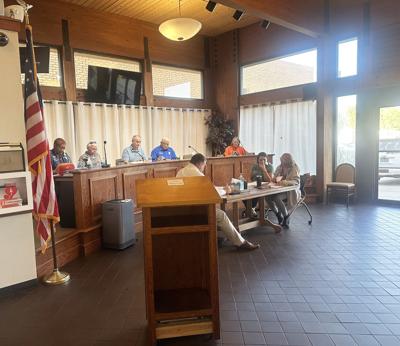 091025DadevilleCityCouncil.jpg