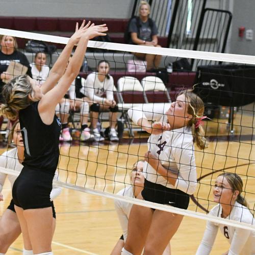 PHOTOS: Horseshoe Bend volleyball visits Elmore County