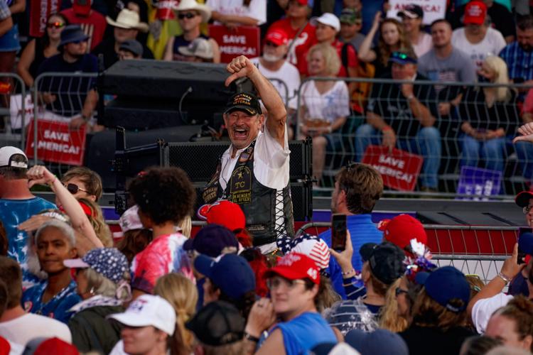 Photos:Trump hosts rally in Cullman