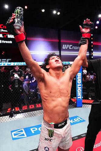 Monster Energy’s Raul Rosas Jr. Defeats Raoni Barcelos by TKO at UFC Vegas 121