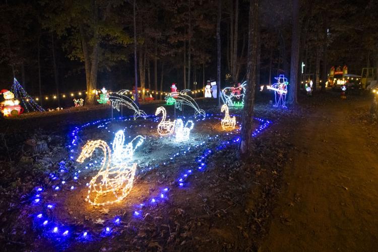 PHOTOS: Christmas Lights at Big Bear Lodge