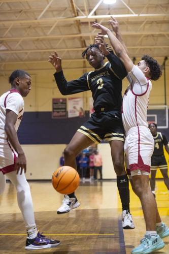 PHOTOS: Wetumpka boys basketball takes on Stanhope Elmore