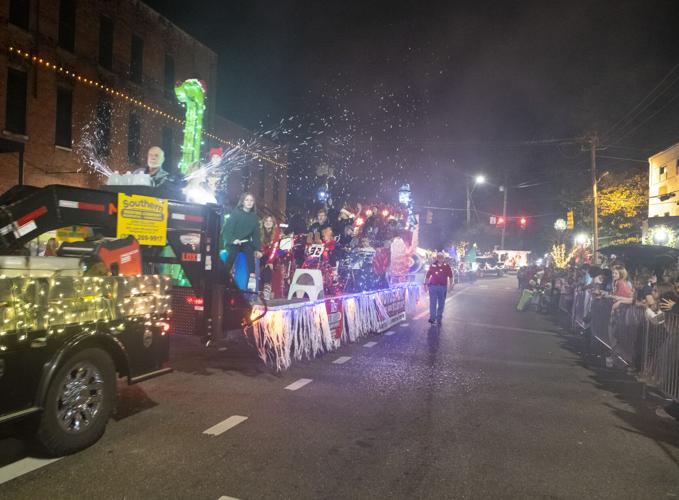 PHOTOS: Christmas on the Coosa