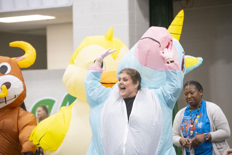 PHOTOS: Studnets react to the reveal of mystery readers