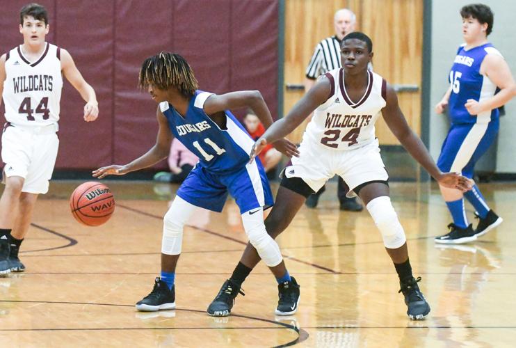 PHOTOS: Alex City Middle School, Central Coosa battle on the hardwood