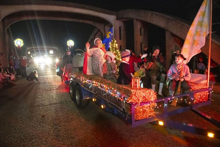 PHOTOS: Christmas on the Coosa