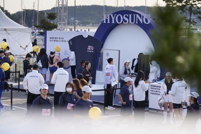 Hyosung TNC's on-site experience booth at SMTOWN RUN CLUB 26, held on October 3, 2026, in Incheon, South Korea.