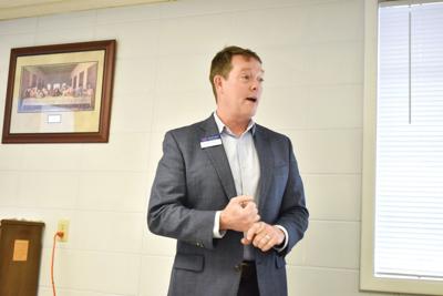 Auburn aviation, flying advancements discussed at Dadeville Kiwanis