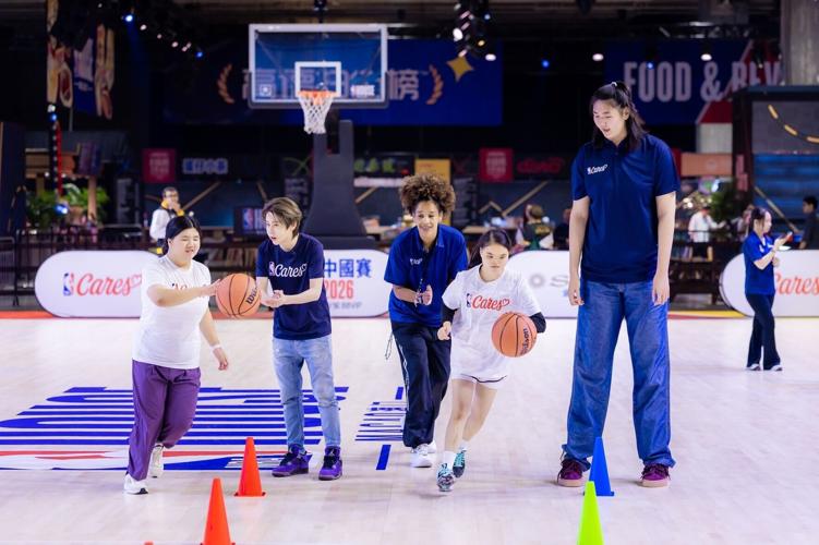 Zhang Ziyu and Wang Meng engage with MSO members at the Community Basketball Carnival, adding to the warm and uplifting atmosphere. The MSO athletes exuded great enthusiasm throughout the session, underscoring the power of sport to break down barriers a...