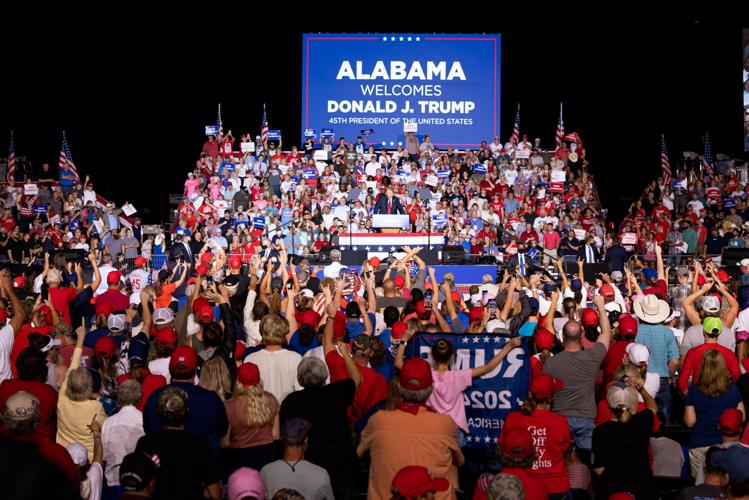 Photos:Trump hosts rally in Cullman