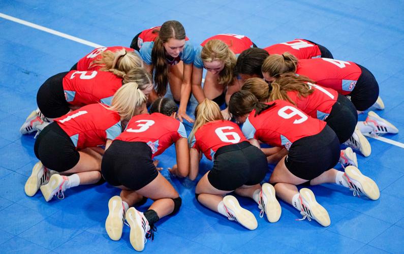 PHOTOS: Horseshoe Bend Competes in Super Regional Volleyball Tournament