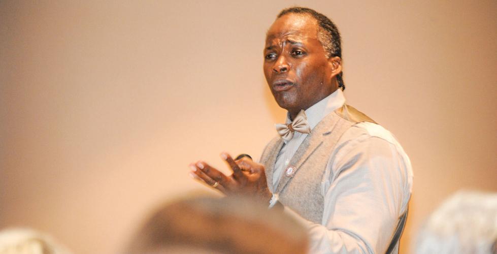 ‘Die to yourself’ to live, Siran Stacy tells Elmore County teens