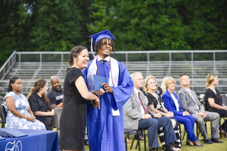 052726RHSGRAD20.jpg