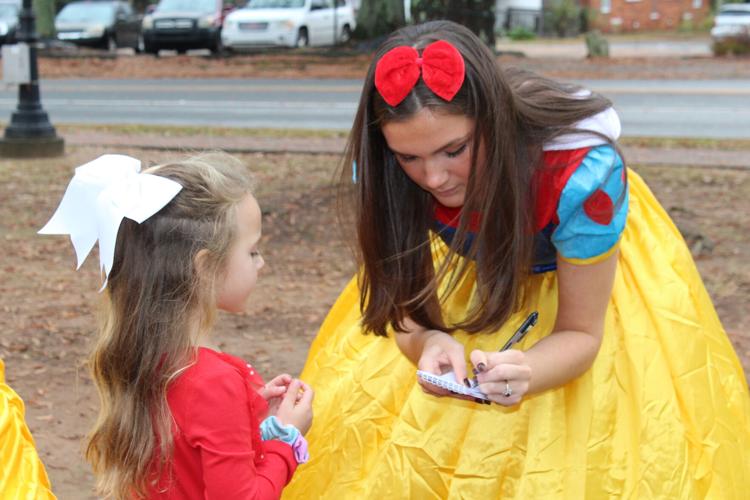 Parks & Rec and Main Street Alex City hold fifth annual Downtown Christmas