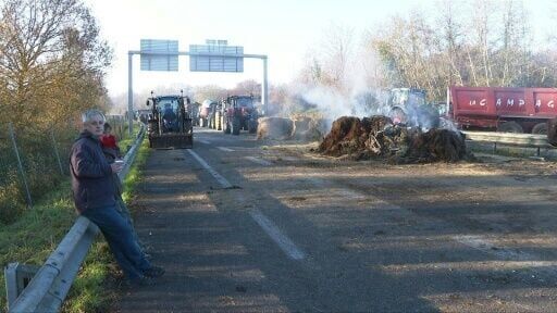 French farmers block A64 motorway over lumpy skin disease cull