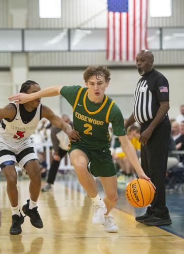 PHOTOS: Edgewood boys take on Springwood in the Elite 8