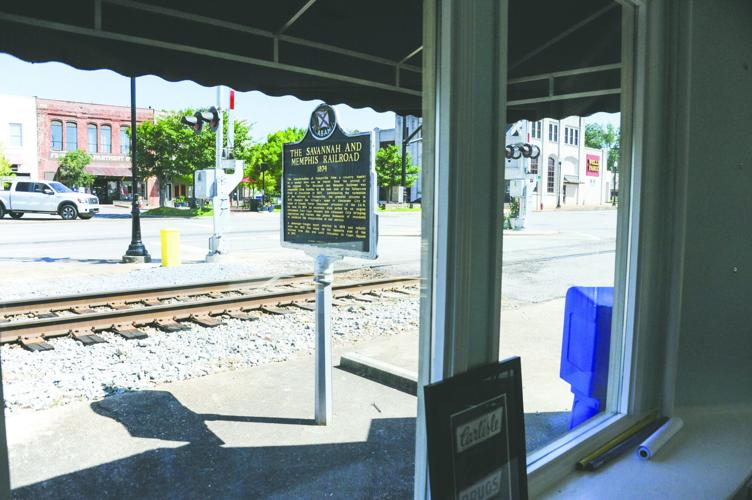 Carlisle’s to reopen Saturday