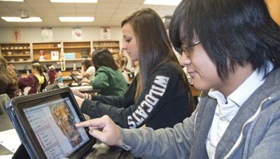 iPads, iPods incorporated in high school classroom