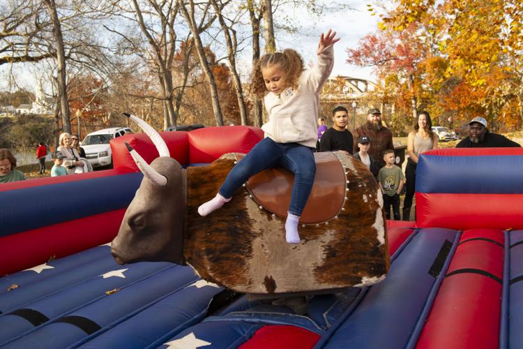 PHOTOS: Christmas on the Coosa