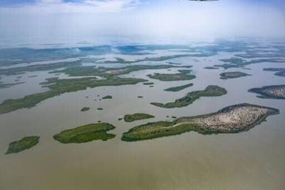 Lake Chad straddles Cameroon, Chad, Niger and Nigeria