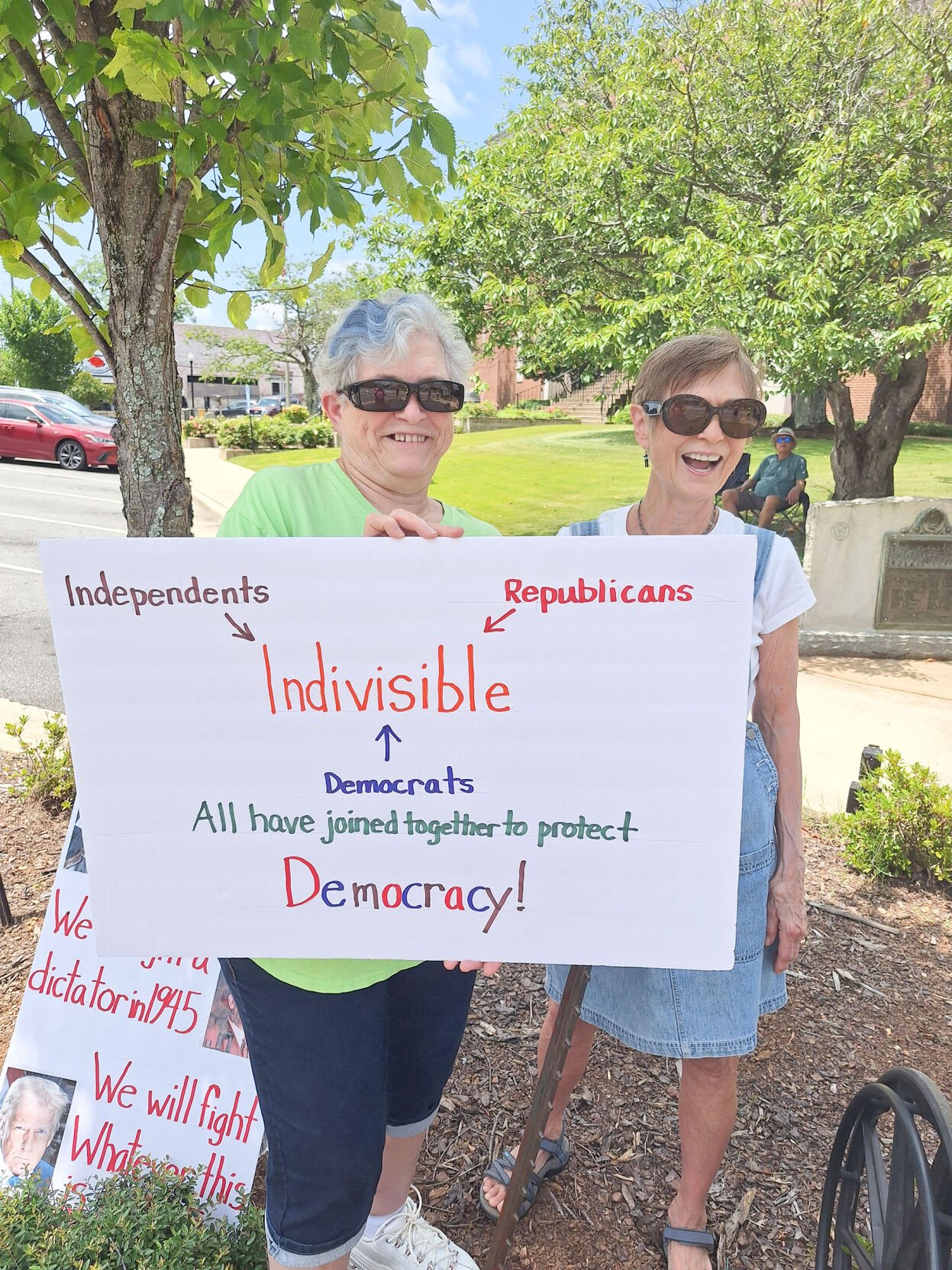 Campbell attends rally