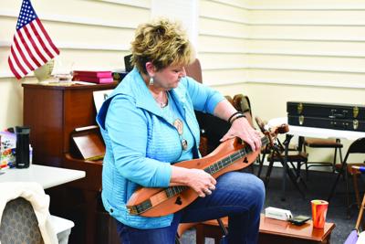 UNIQUE SOUNDS: Lake Martin Dulcimer Club holds workshop